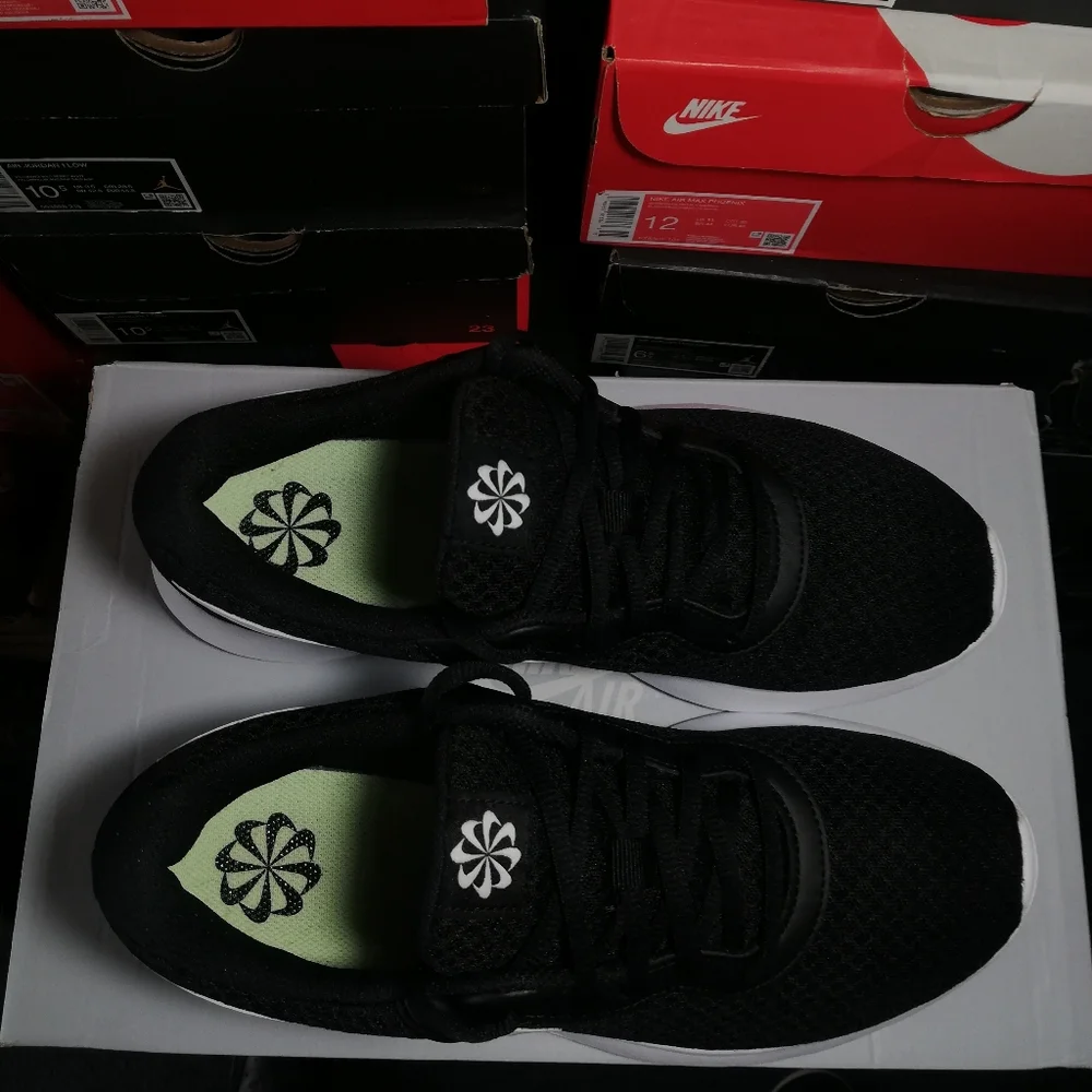 NIKE TANJUN BLACK/WHITE WOMEN'S US SIZE 10 LIKE NEW - Picture 6 of 11